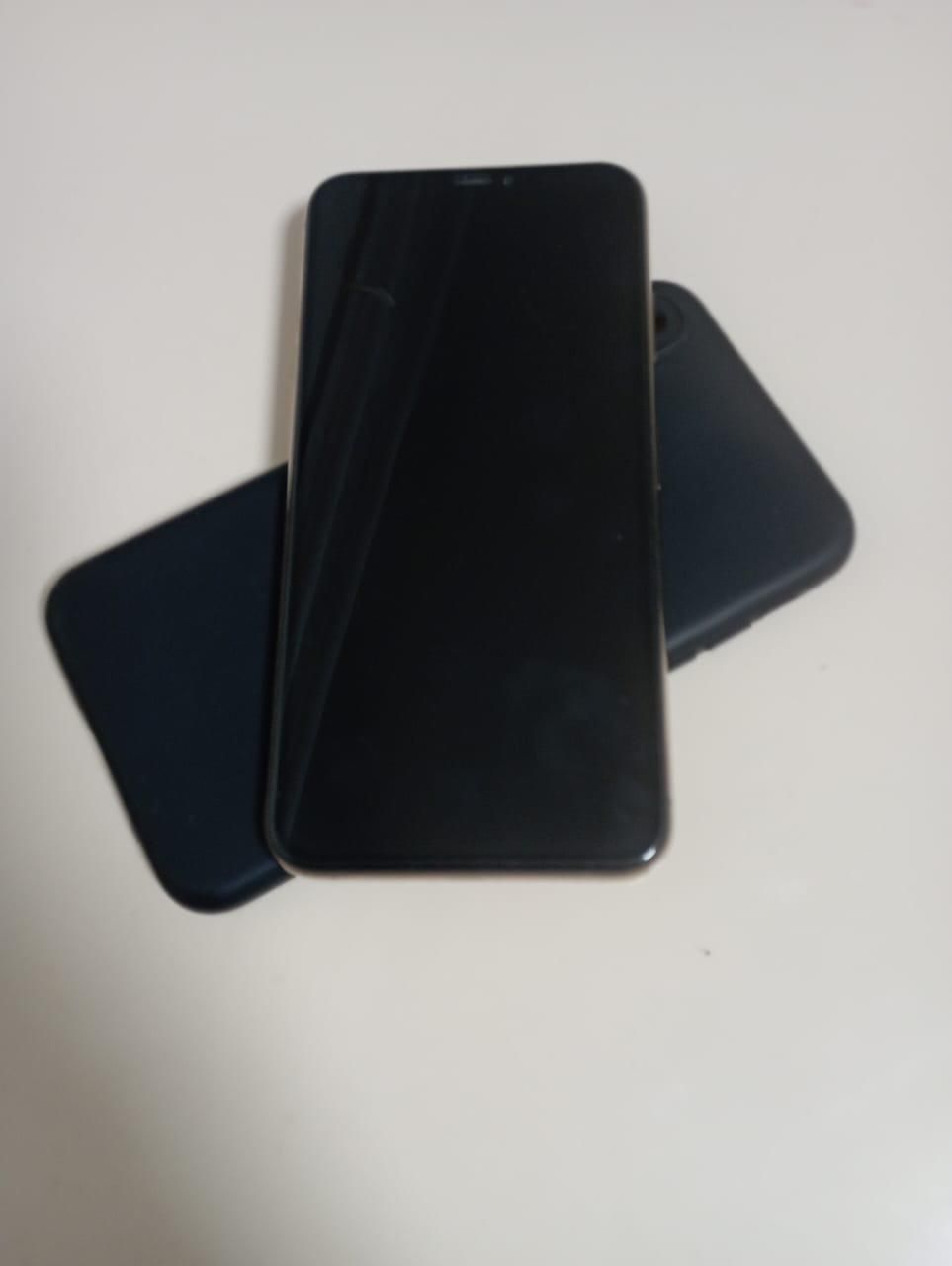 Продам айфон Xs MAX в хорошем состоянии