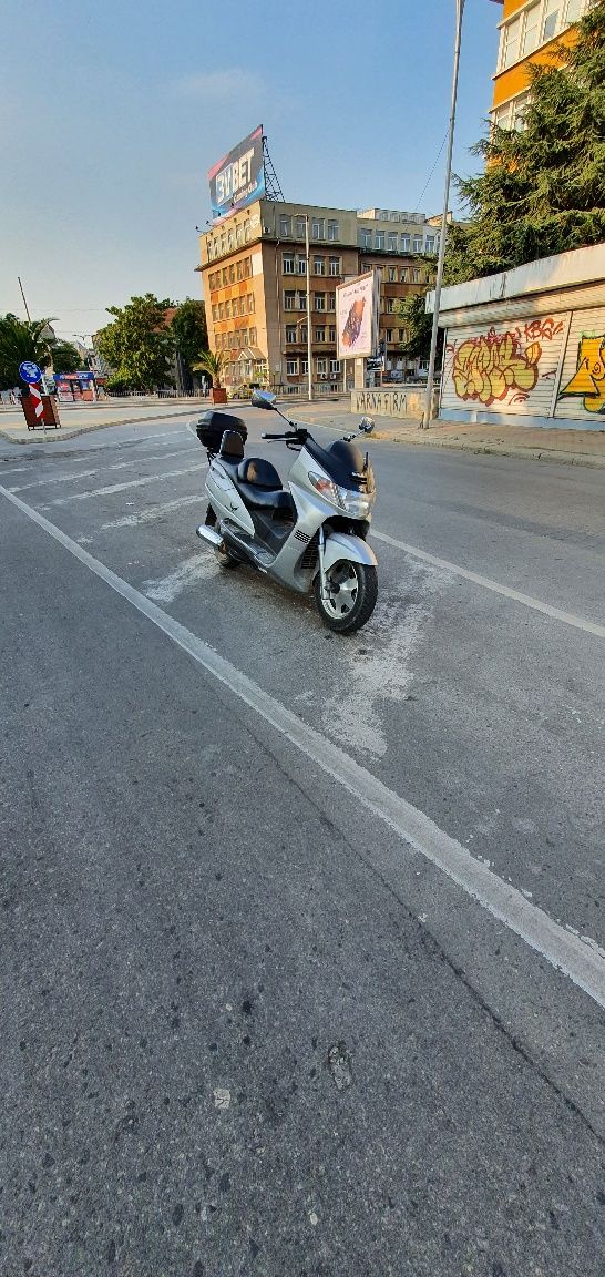 Продавам мотор сузуки бъргман AN250