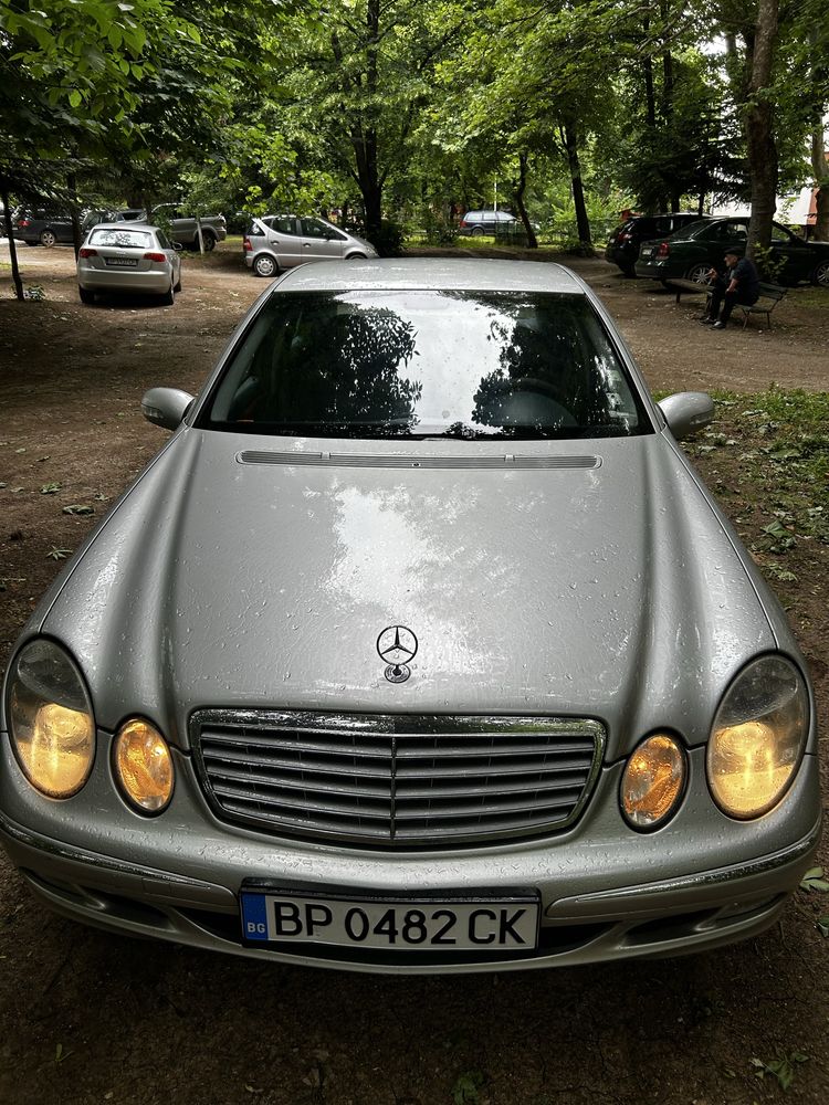 Mercedes Benz E220