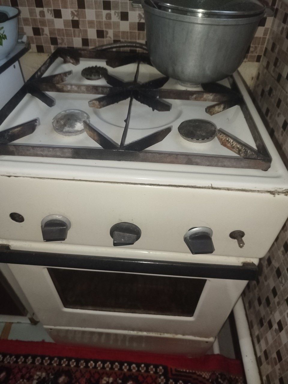 Gaz plitasi sotiladi