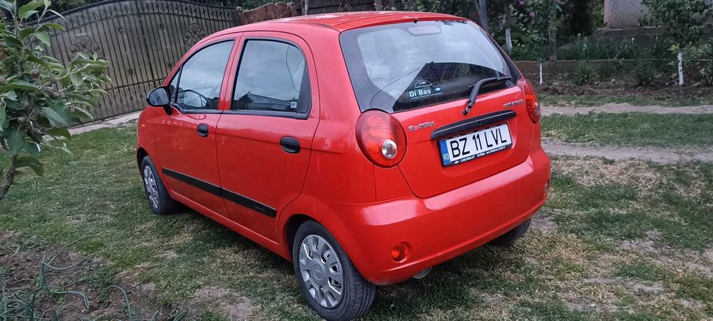 Vând mașină Chevrolet Spark