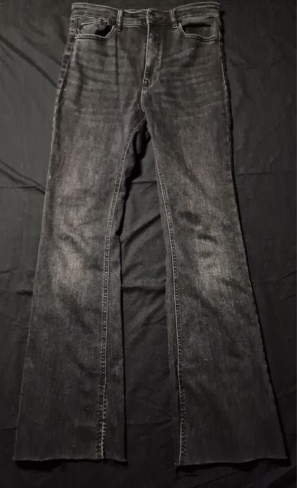 Îmbrăcăminte damă. Pantaloni. Blugi.
