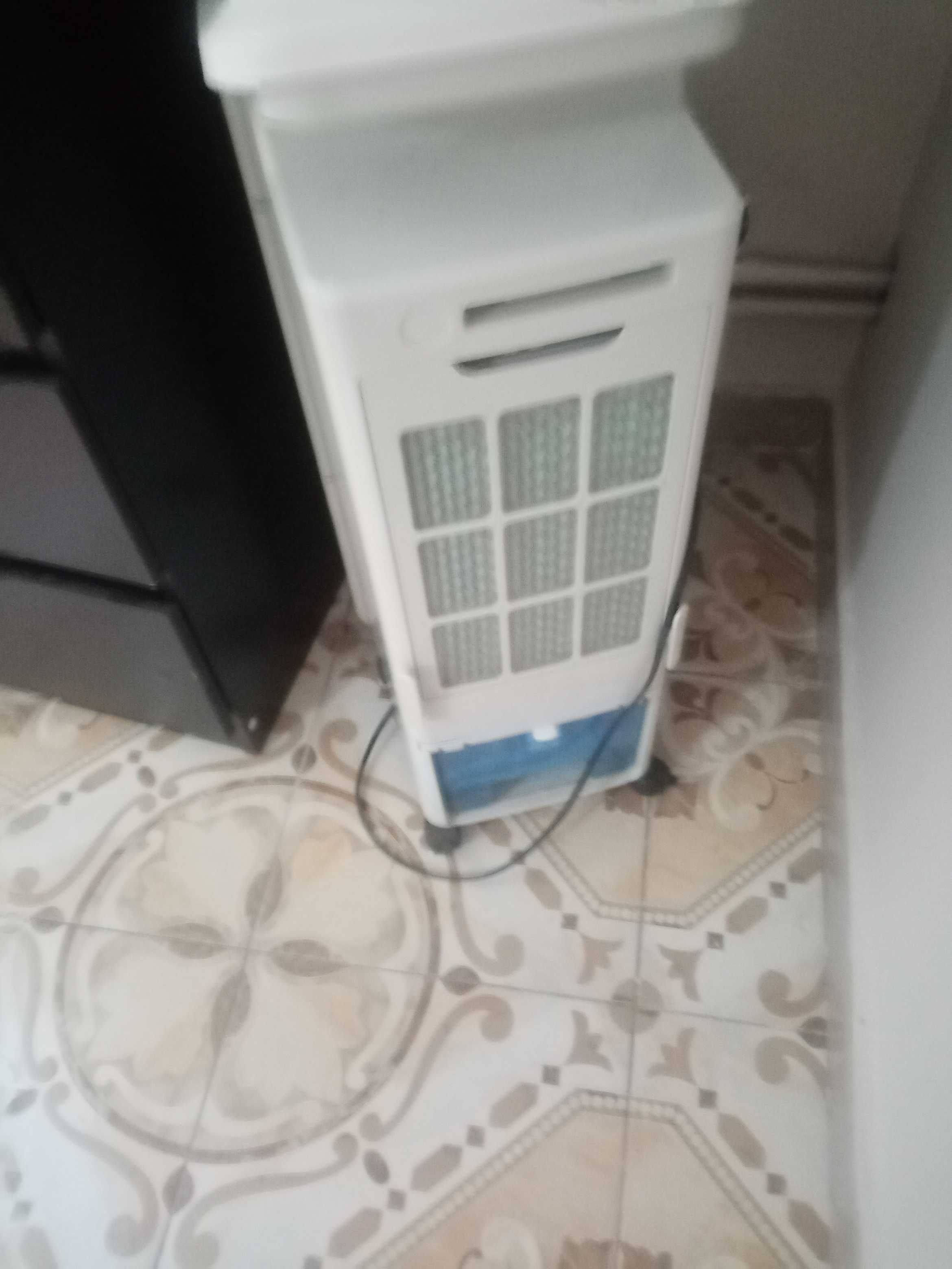 Aer cu răcire cu apa Midea