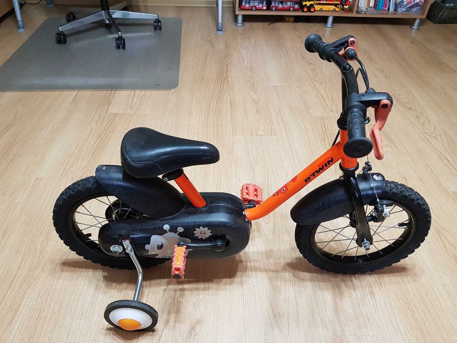 BICICLETĂ 14 INCH 3-7 ANI 500 ROBOT B'TWIN in stare buna.