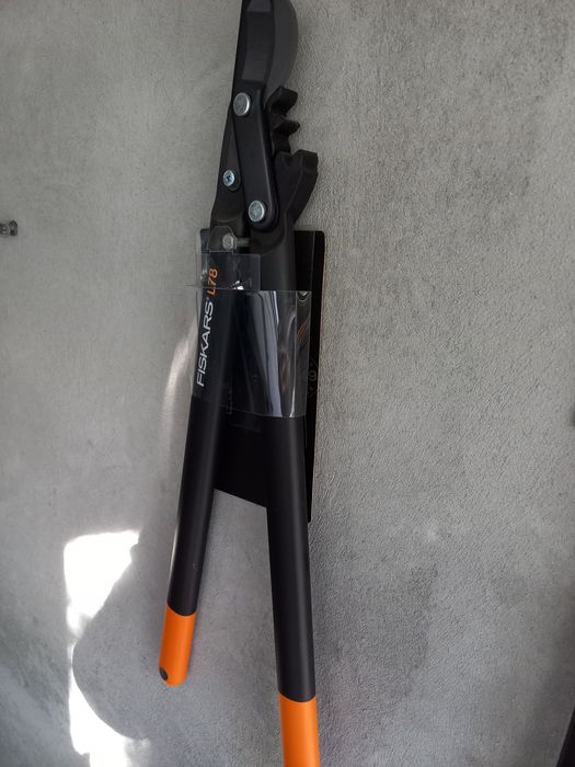 FISKARS Foarfeca By Pass,CURBATA,L 78,Taie pana la 50 mm.SIGILATA