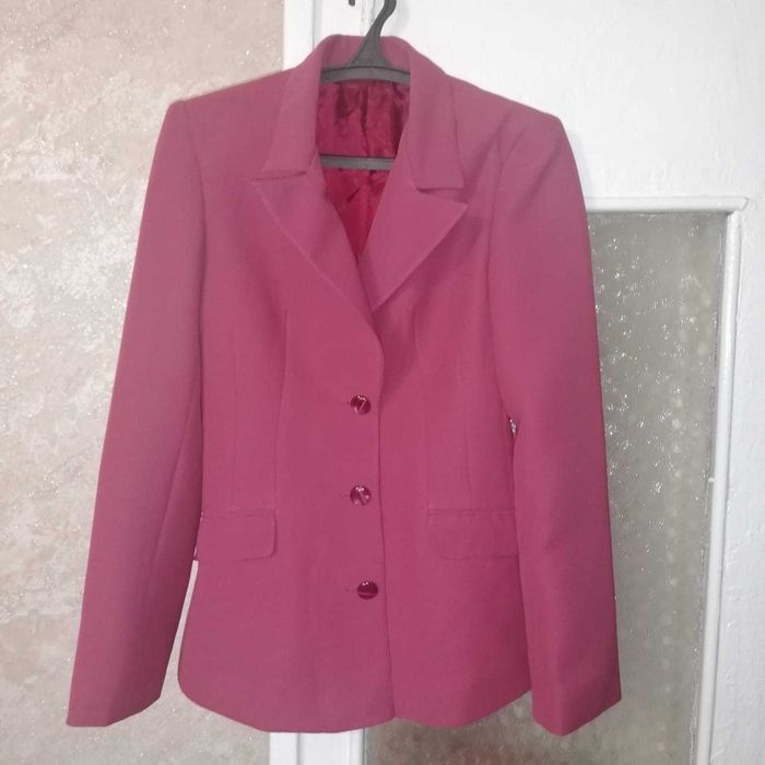 Женские костюмы б/у на высокий рост в хорошем состоянии