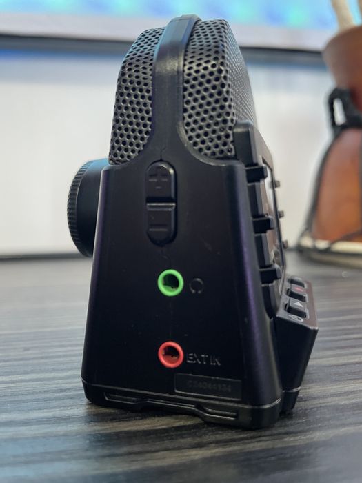 Camera Video Zoom Q2n-4K (Handy Video Recorder)