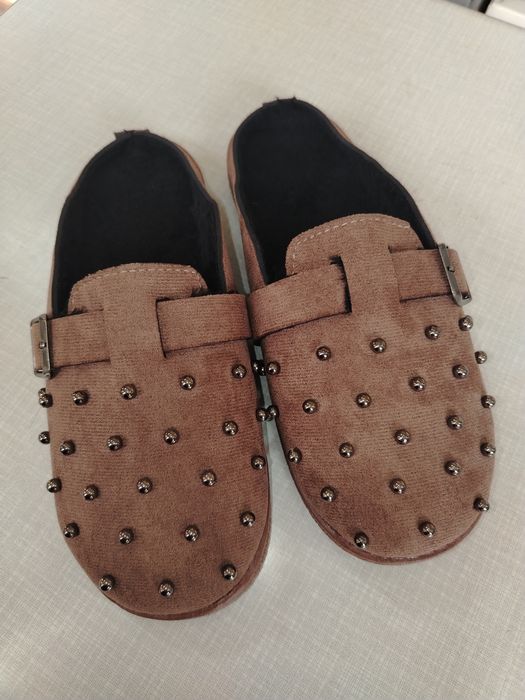 Arzon oyoq kiyim yangi