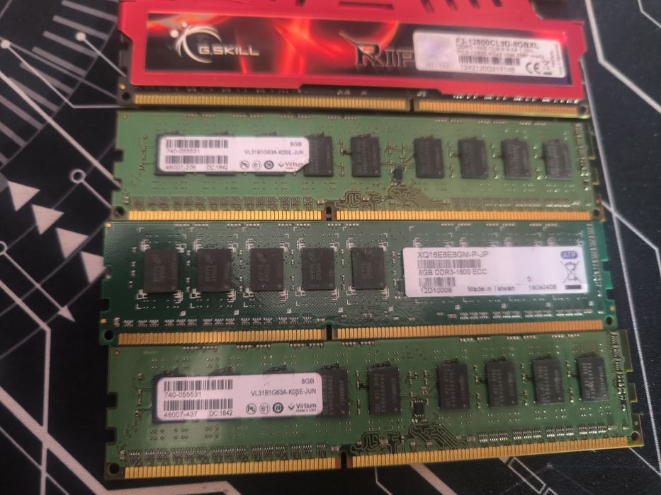 Vând 32 GB RAM DDR3 1600MHZ