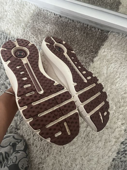 Дамски маратонки Under Armour