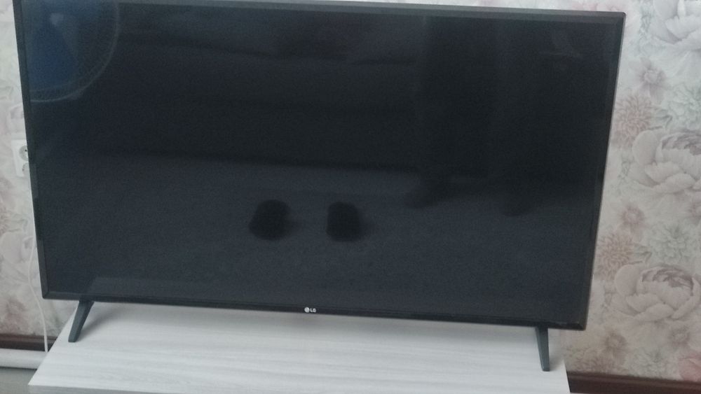 Продам телевизор Lg(109)см