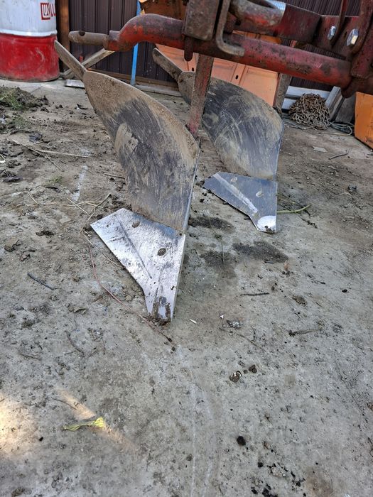 Vând plug sârbesc