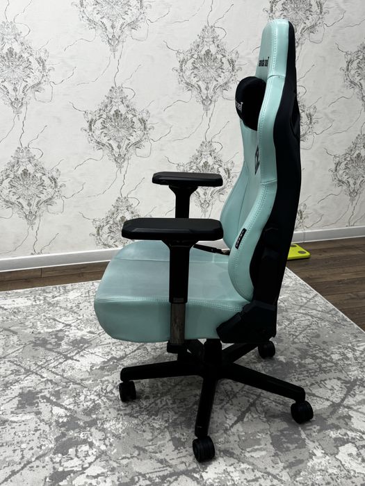 Kreslo Anda Seat ideal
