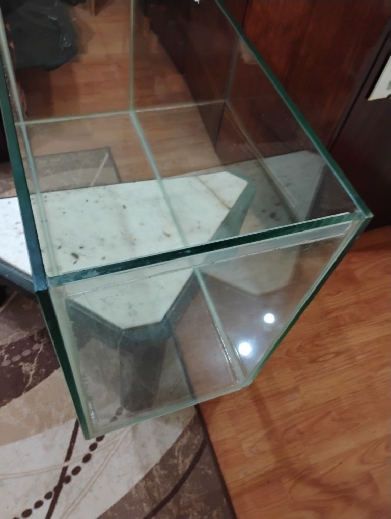 Продавам голям аквариум