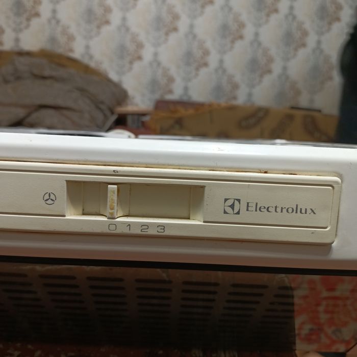 Продаю электрическую вытяжку