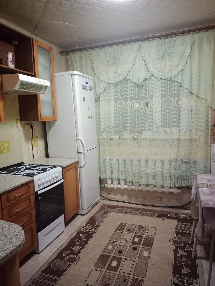 Продам 4 комнатную,хорошую, уютную квартиру. В центре города.