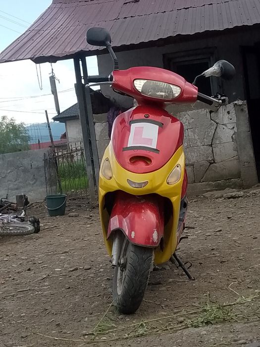 Vând scuter în 4 timpi