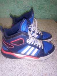 Кроссовки Adidas оригинал. 39 размер