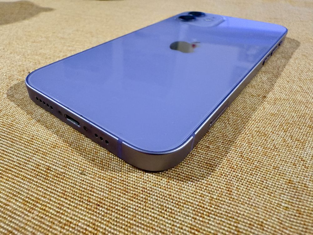 Продавам Iphone 12 64GB purple (лилав като НОВ)