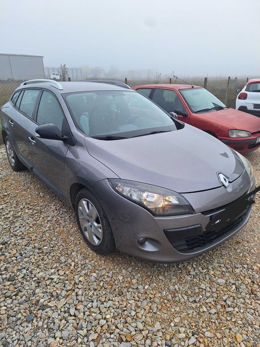 Продавам Renault megane 3 2011 1.5 dci