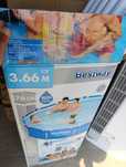 Продавам басейн Ф366X76CM BESTWAY