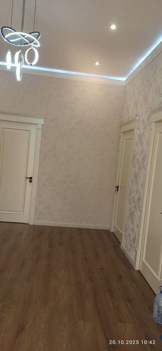 Uy sotiladi 5 xonali 6 sotihli hovli