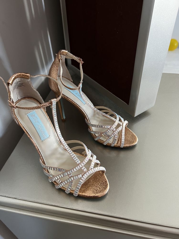 Betsey johnson nr 36 blu editie limitata