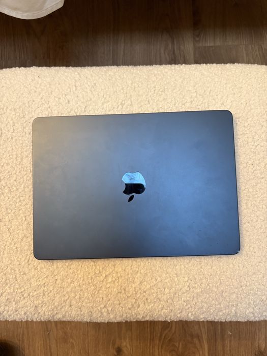 Macbook Air 13 inch M2