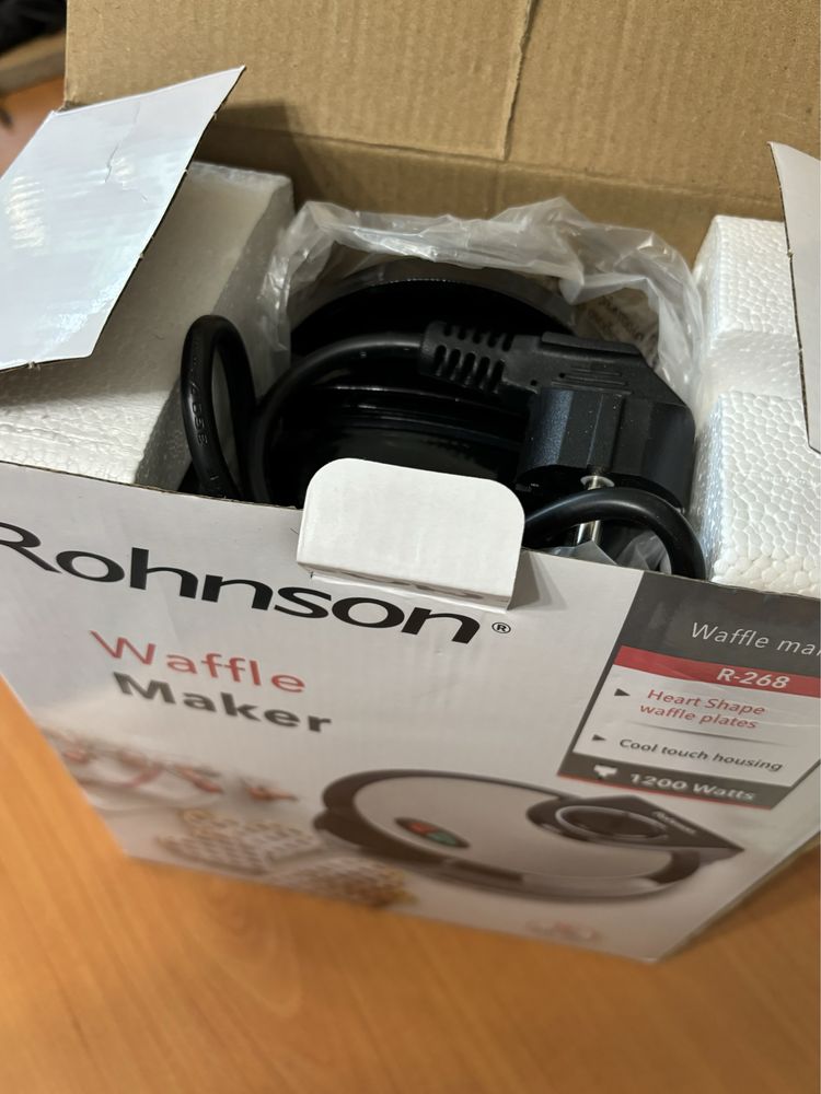 Гофретник Rohnson R-268 Waffle maker