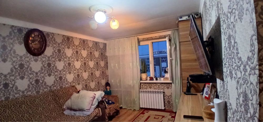 Чиланзар 23.  2 х комнатная квартира продаю Срочно