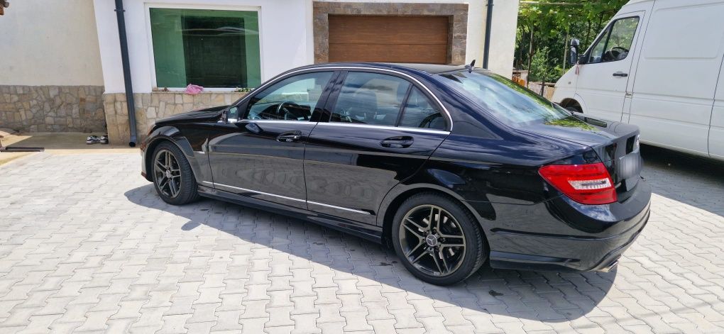 Mercedes-Benz c220