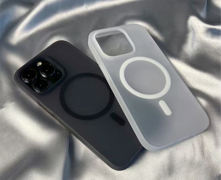 Iphone 15 16 PRO MAX PLUS - Husa Silicon Magsafe Mata Alba / Fumurie