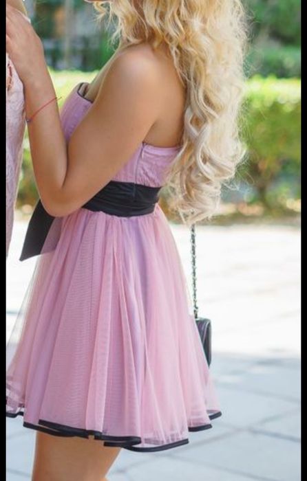 Мини рокля за повод