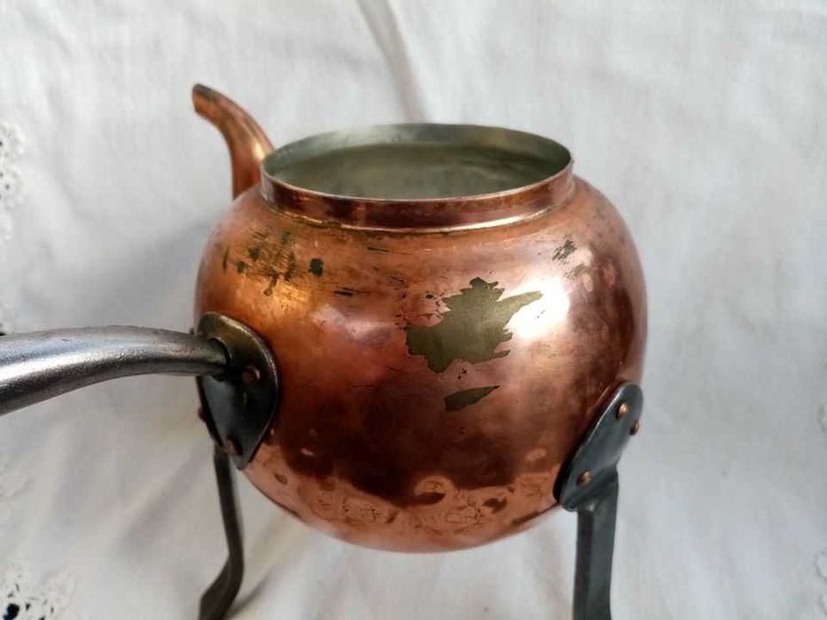 Стар меден чайник