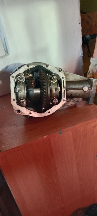 Продается передний редуктор б/у оригинал сняли с машины шевроле Нива.