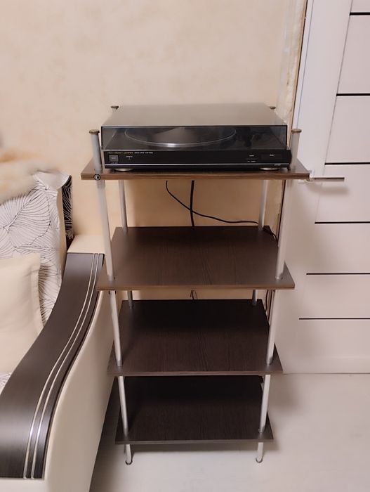 Стойка под аудио аппаратуру