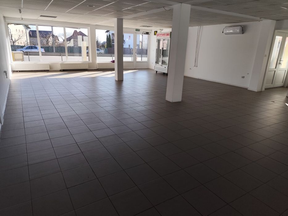 Închiriez spațiu Comercial ( Principală )
