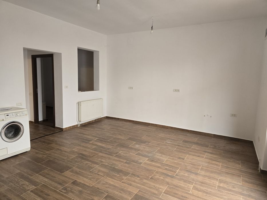 Vand Spatiu Comercial