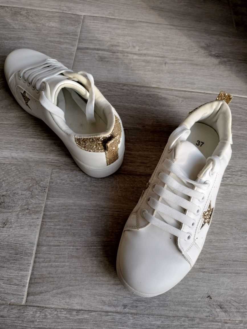 Adidași albi fete