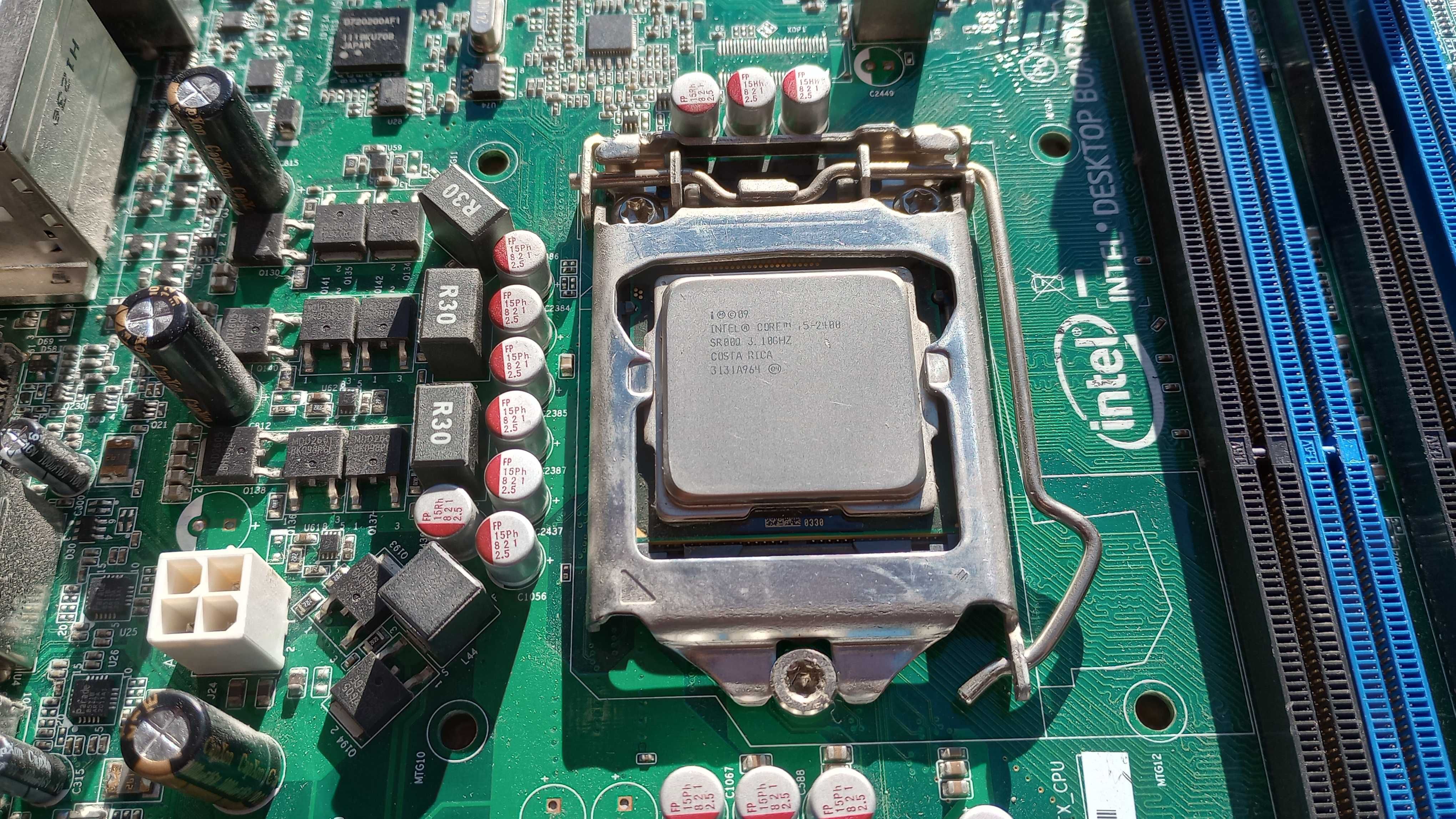 Kit Intel Core i5 2400 (placa de baza, CPU, cooler)