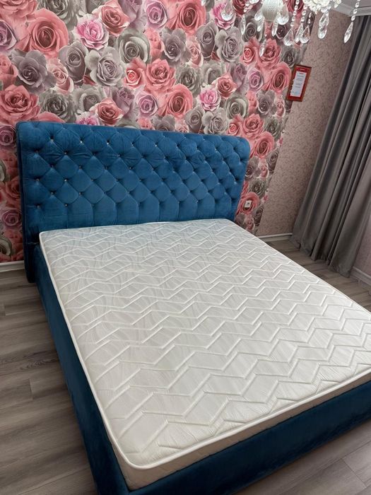 Продам 2/х спальнию кровать
