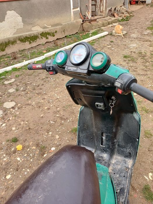Vand scuter malaguti f 12 de 50cc 800 de leii
