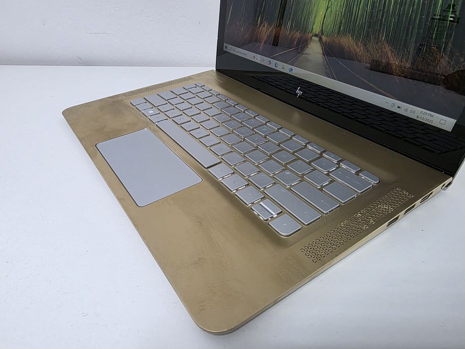 HP Envy  GOLD i7 SUPERSLIM ssd display 4K iluminare.GARANTIE