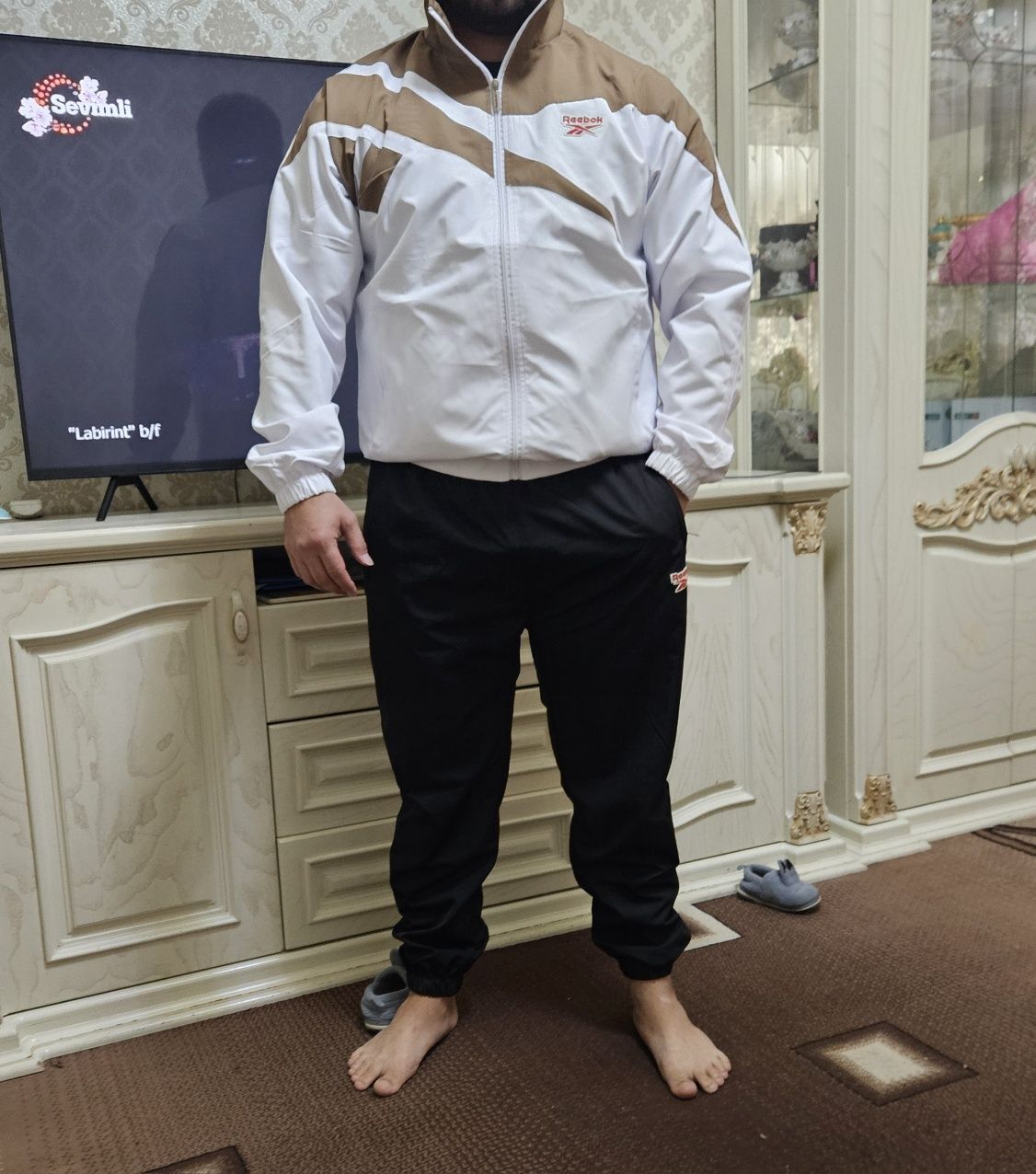 Alimpika Rebok sotiladi razmer 2 XLyangi