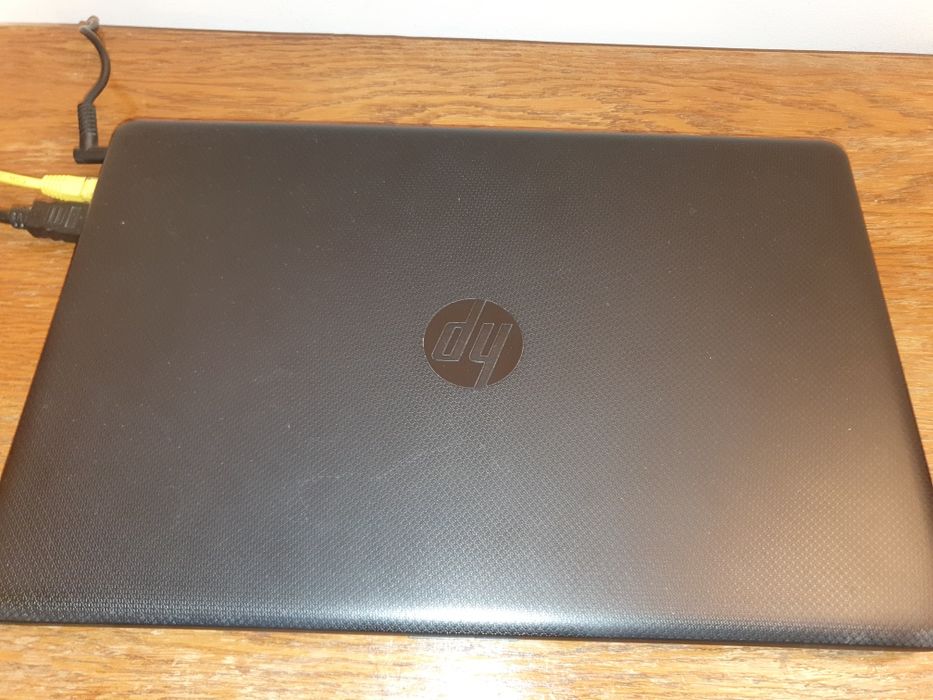 Laptop HP cu AMD Ryzen 3 3200U, 128GB SSD. 12GB Ram, Placa video 2GB