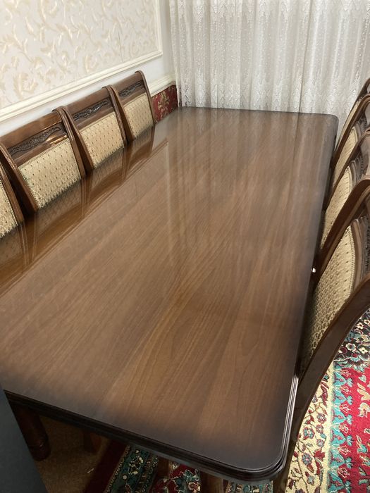 Продается стол и стулья