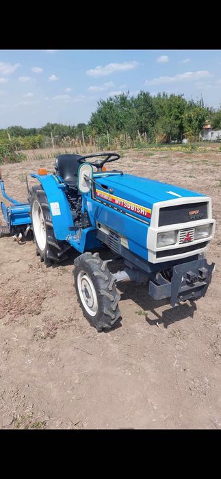 Продавам малък трактор 18 коня