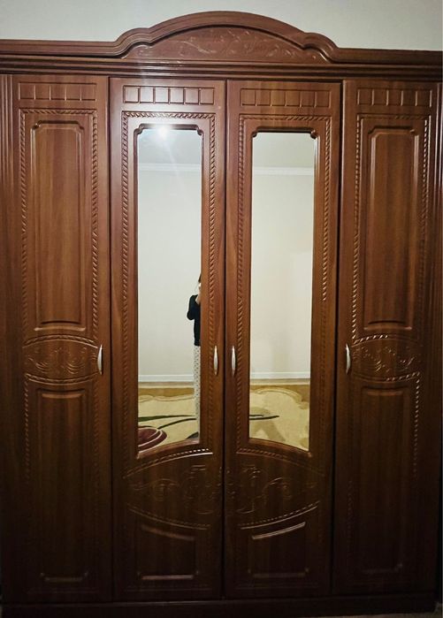 Шкаф ………………………………….