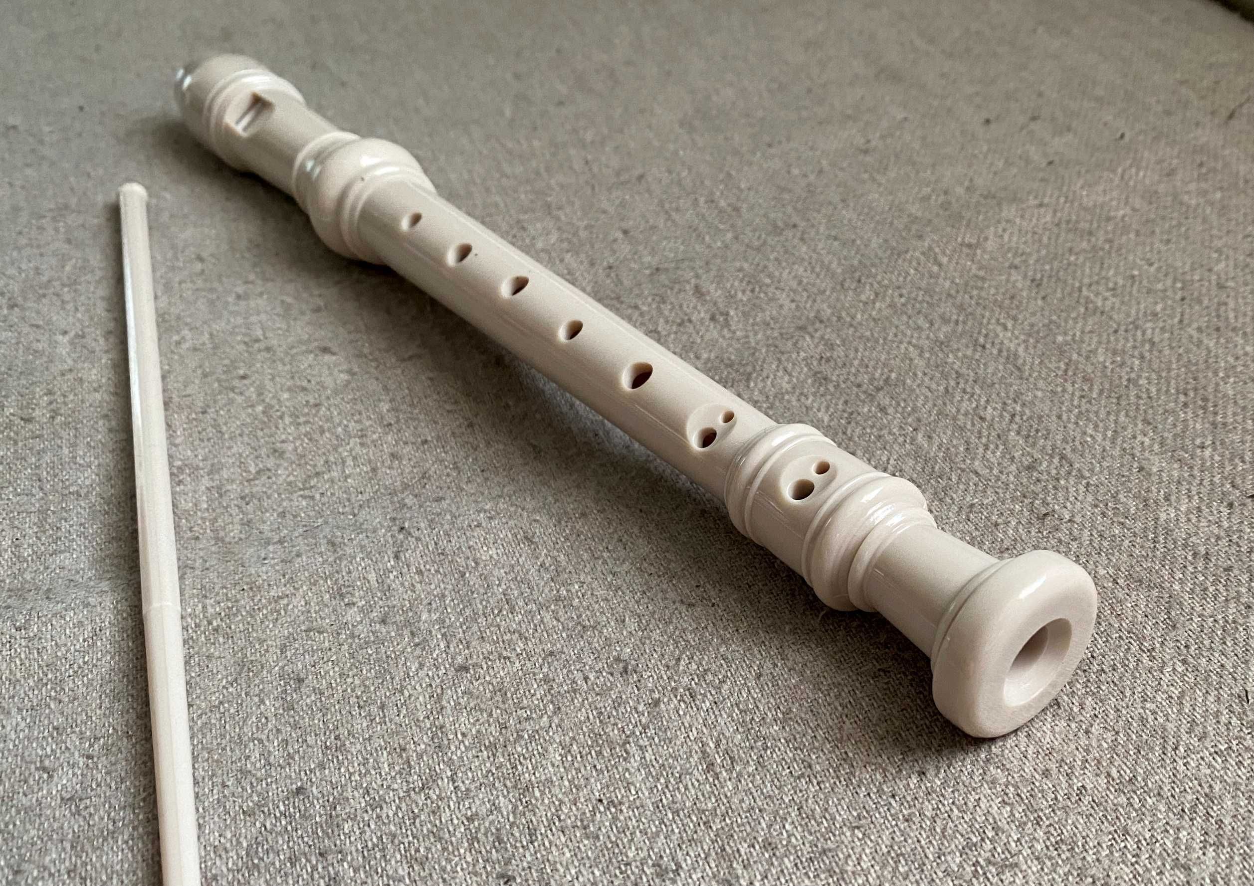 Instrument muzical, fluier baroc bej, lungime 32.5cm