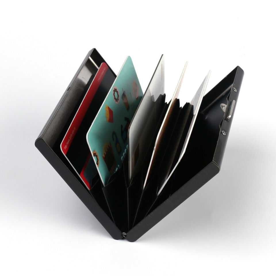 Метален портфейл RFID  със защита за безконтактни  карти и банкноти